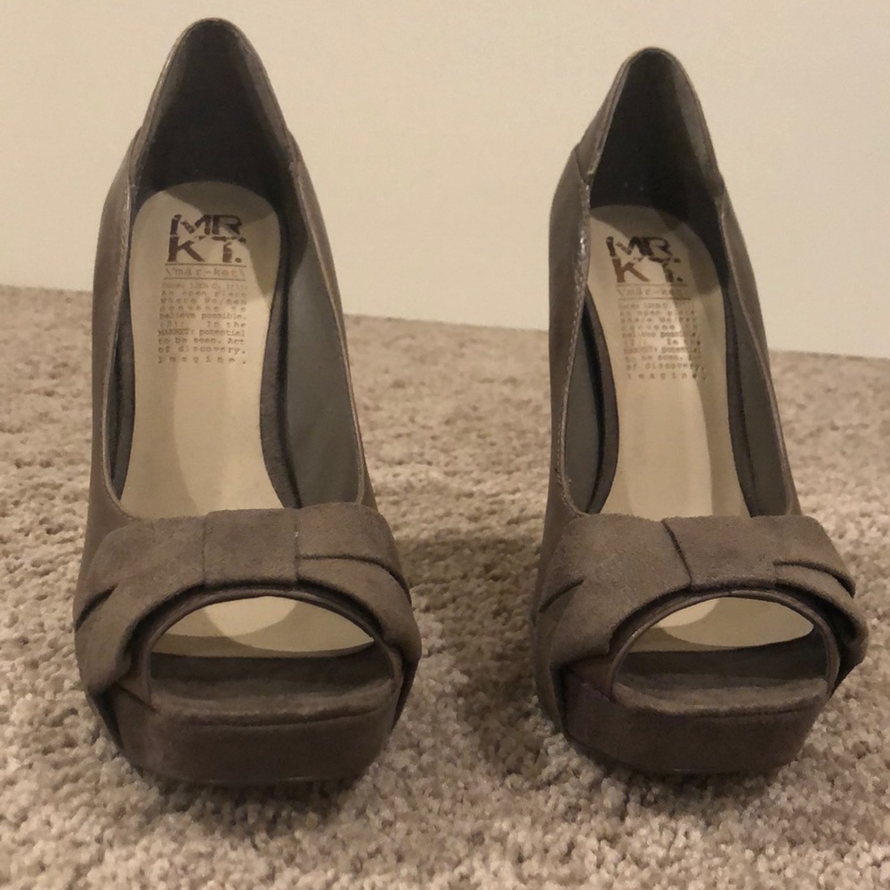 Shoes - Picture 1 of 7